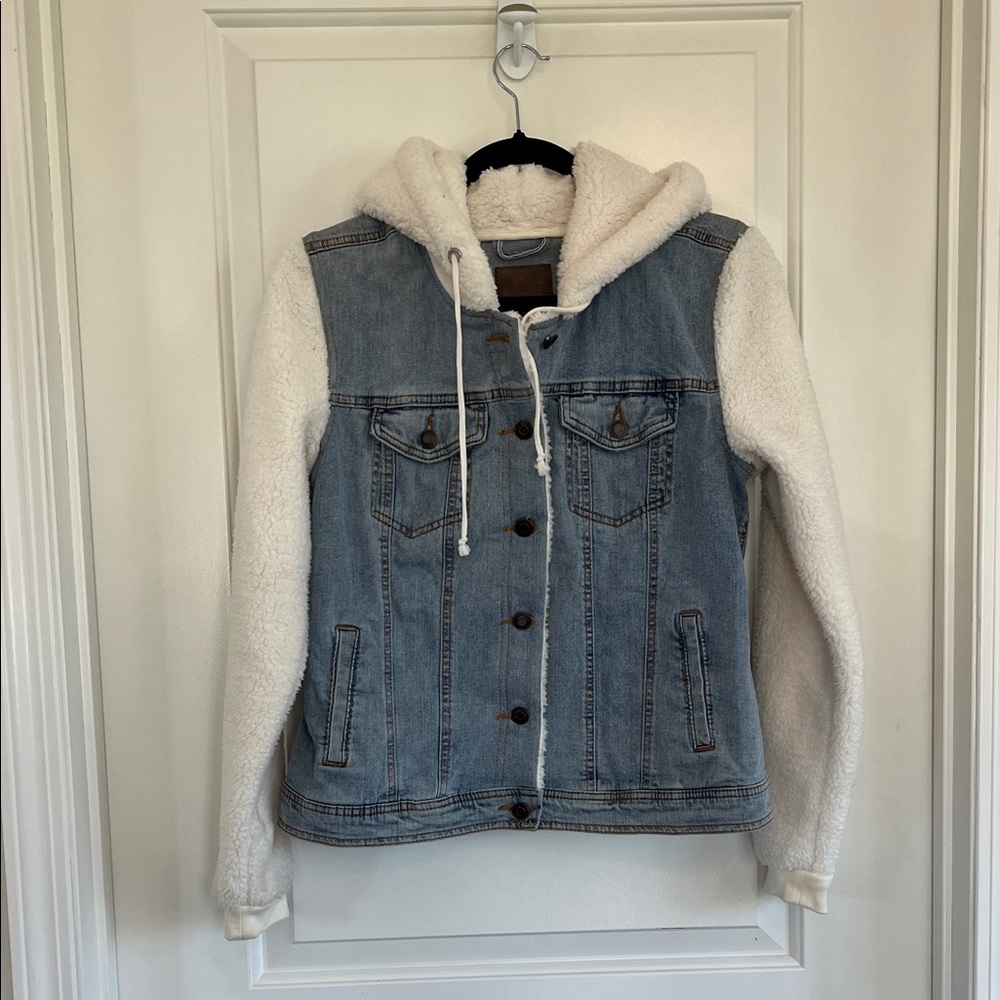 NWT Maurices denim hooded jacket size medium